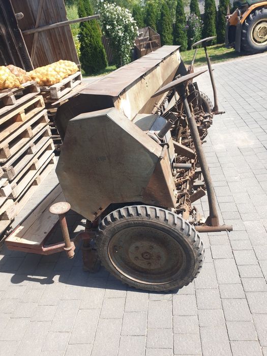 Sprzedam siewnik poznaniak i bronę talerzową Bomet