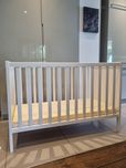 Łóżeczko IKEA Sundvik białe drewniane
