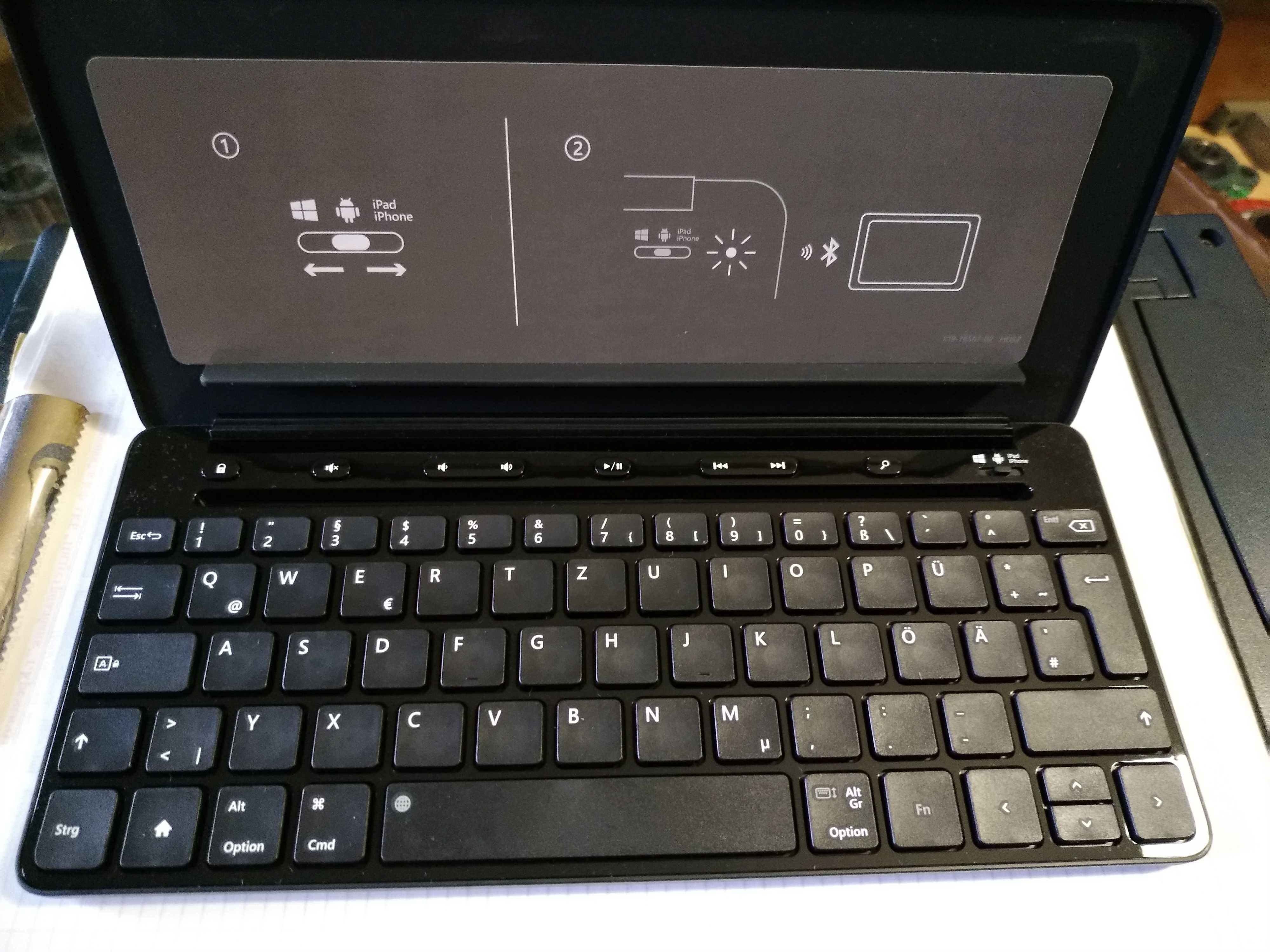 Универсальная блютуз клавиатура Universal Mobile Keyboard MICROSOFT