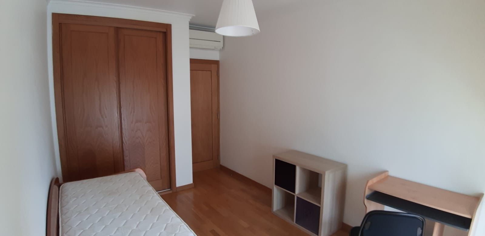 Quarto para estudante