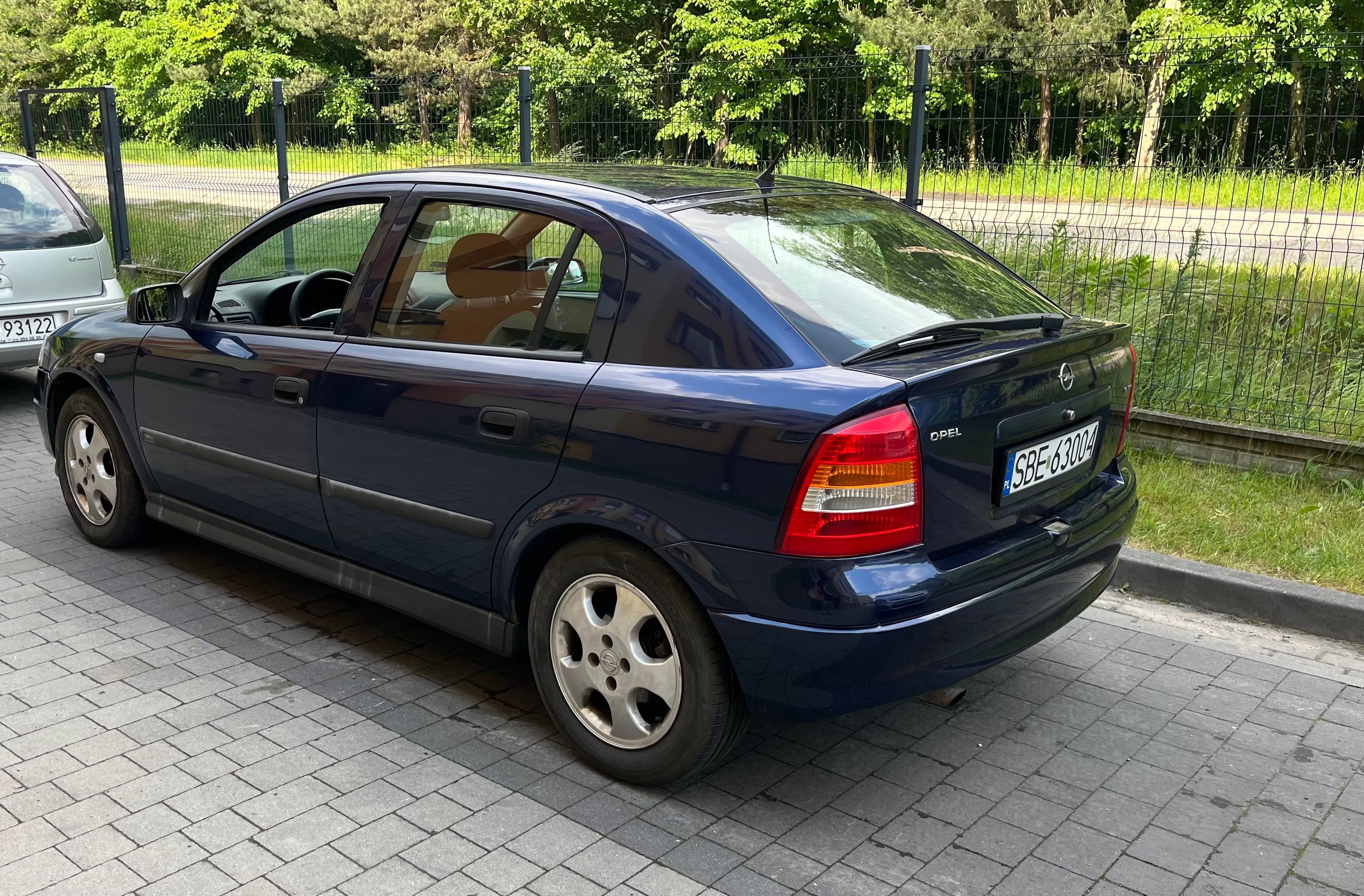 Opel Astra 2 1.6 16V – Edycja 100-lecia Opla – 1999 r.