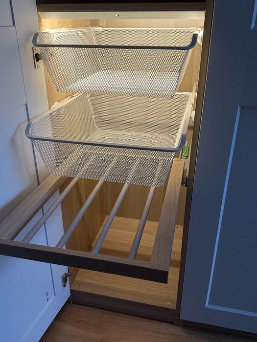 Szafa ikea beżowa trzydrzwiowa