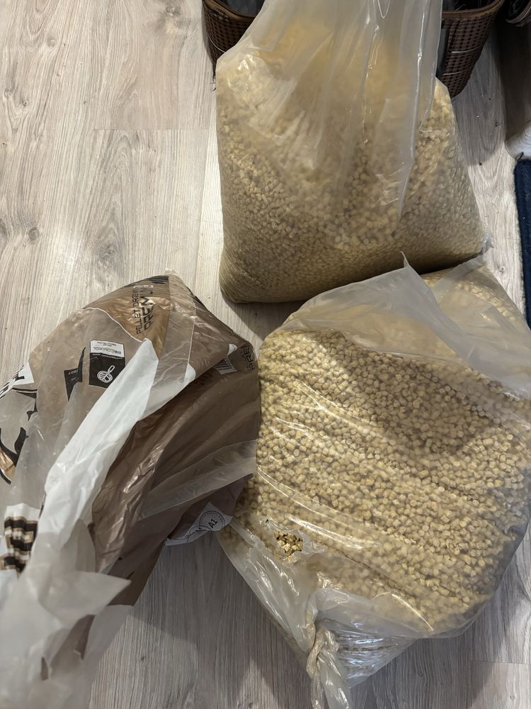 Żwirek kukurydziany / Pellet drzewny
