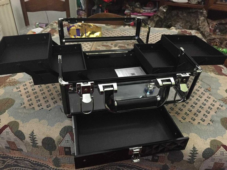 Kuferek organizer walizka do kosmetyków, lakierów, akcesoriów