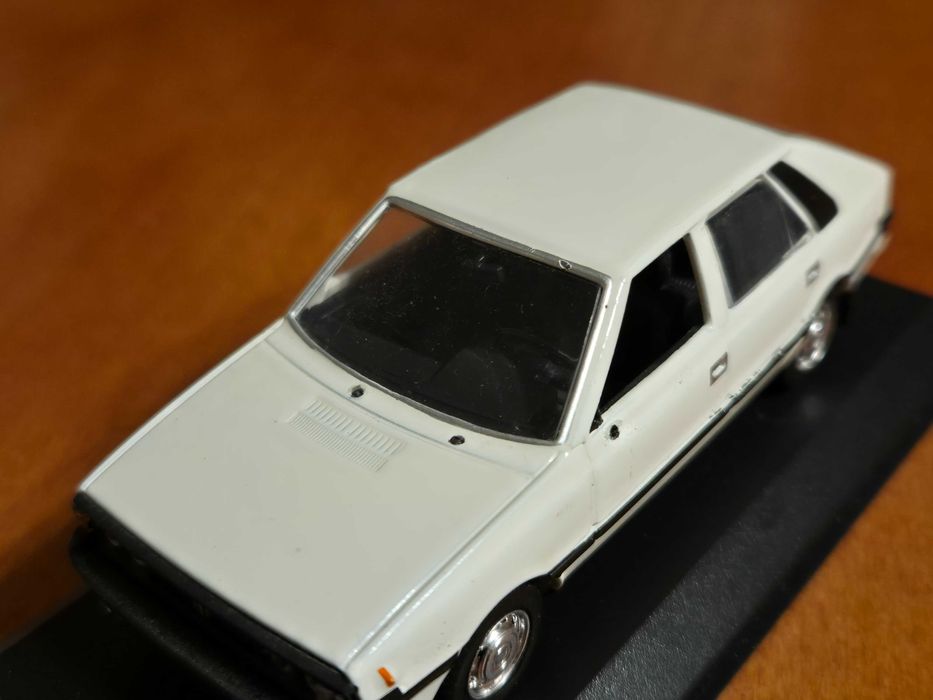 autka-Auta PRL-u złota kolekcja/nr4 (uszkodzony)