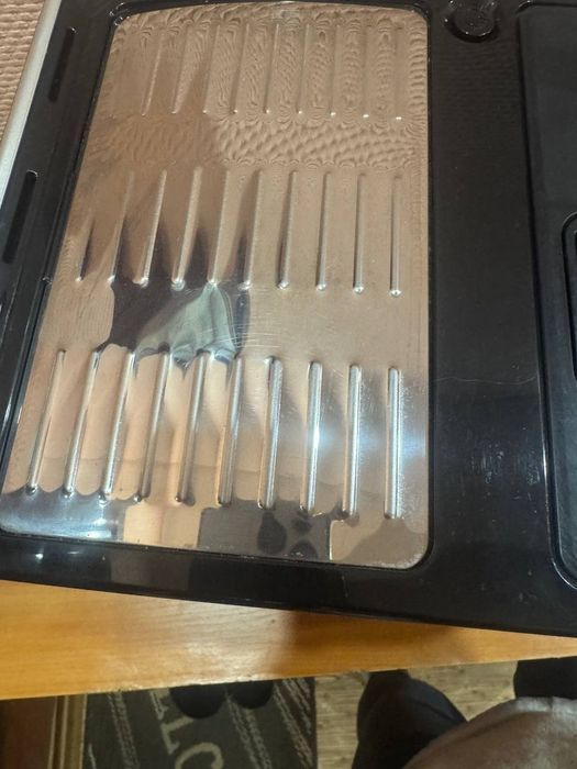 Продам преміальну кавомашину DeLonghi Authentica Cappuccino