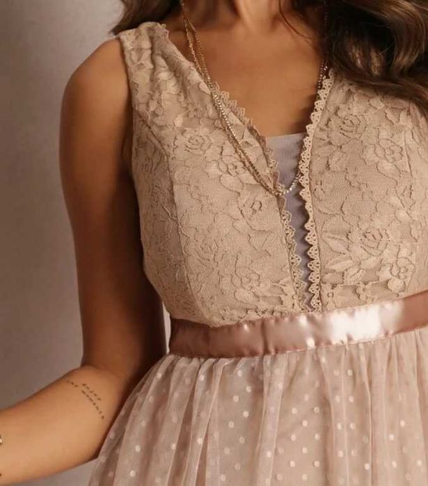 Sukienka damska tiulowa z koronką beżowa r. S