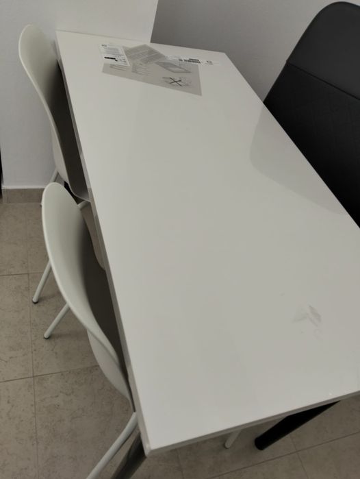 Secretária ikea nova