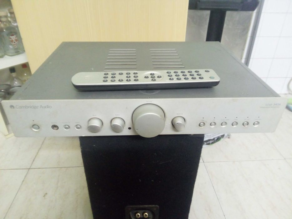 colunas jbsystems 150w e amplificador Cambridge audio 345w a funcionar