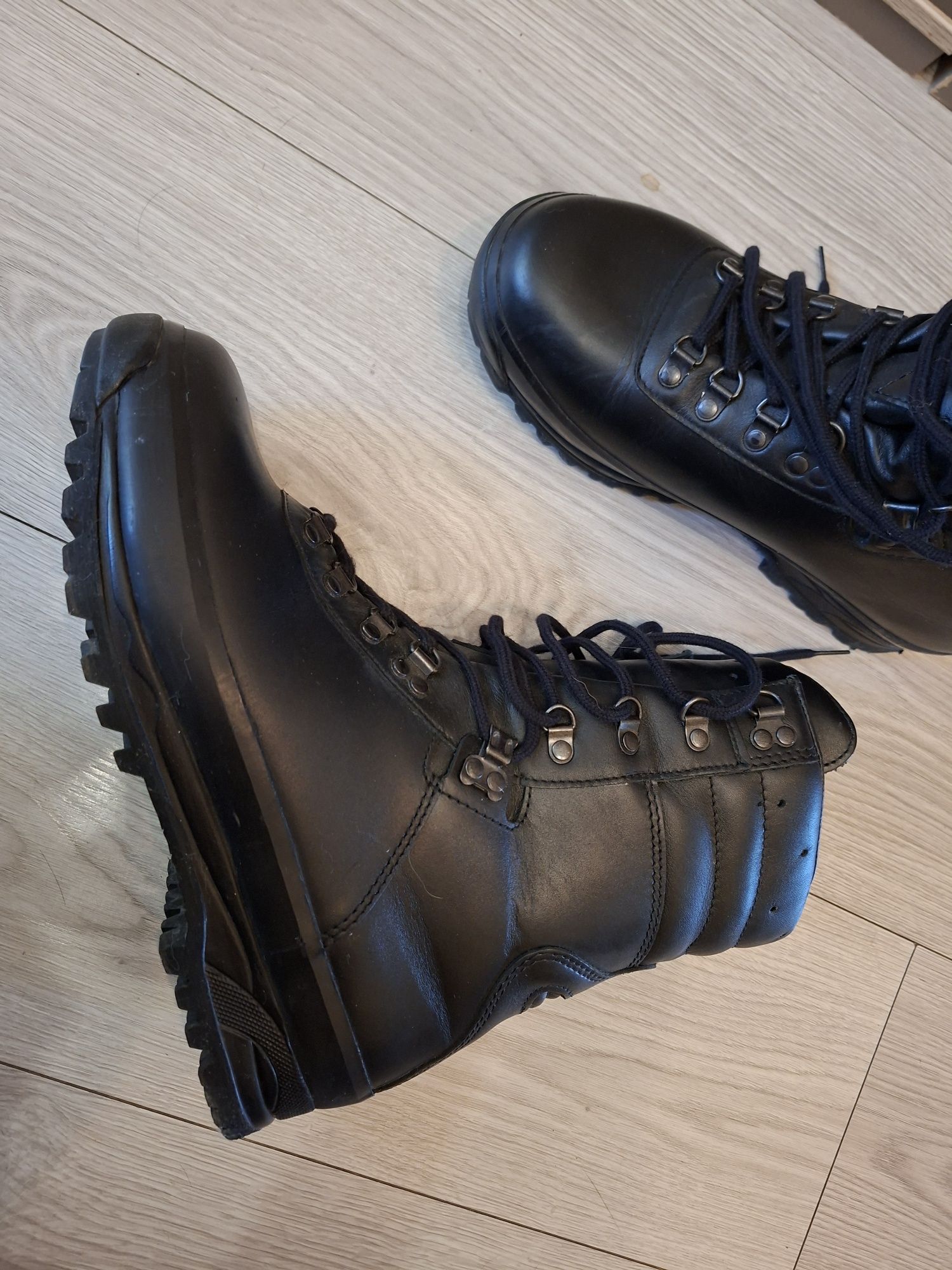 Buty wojskowe mon