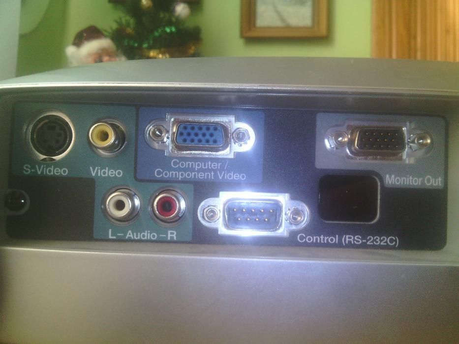 Мультимедійний проектор Epson EMP-S1H