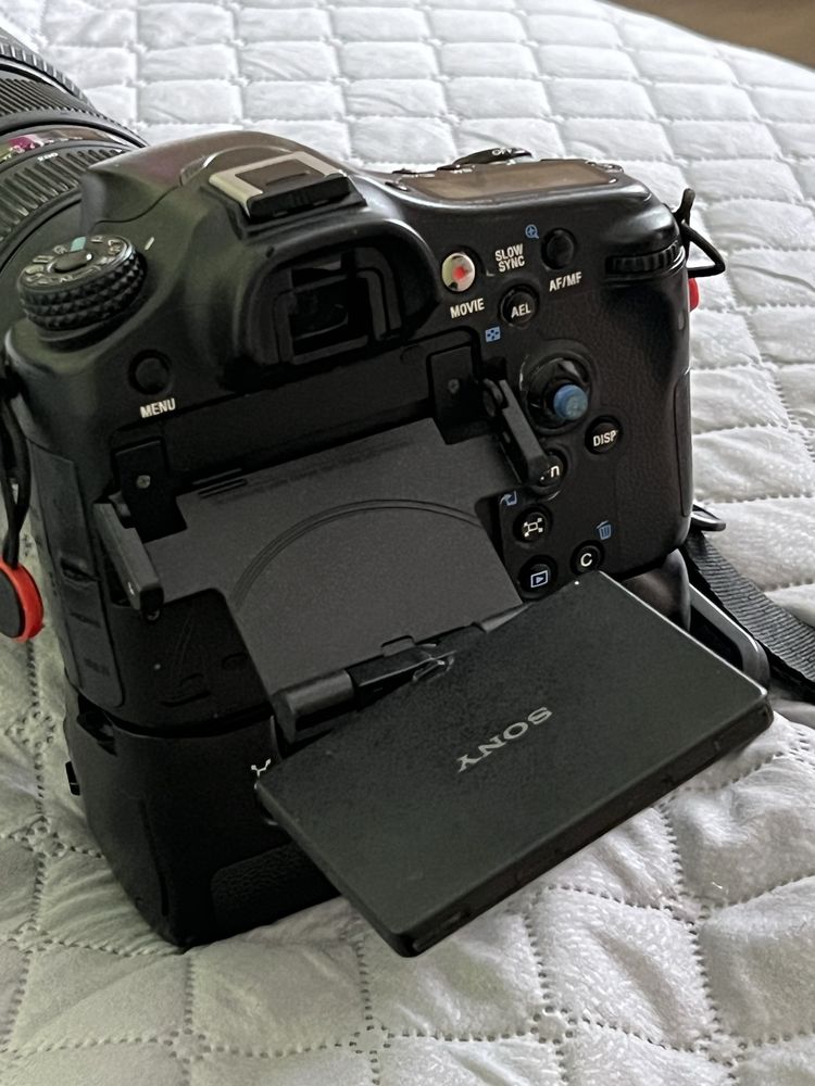 Sony A77 II Body w Dobrym Stanie + Grip i Akcesoria