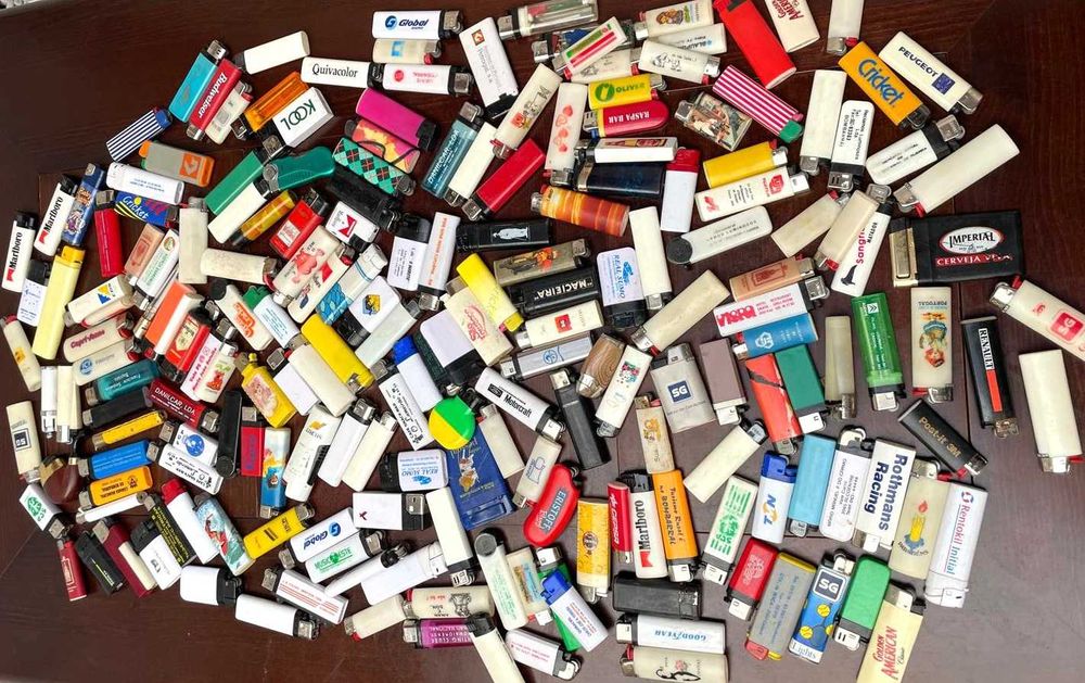 Isqueiros antigos sem gás