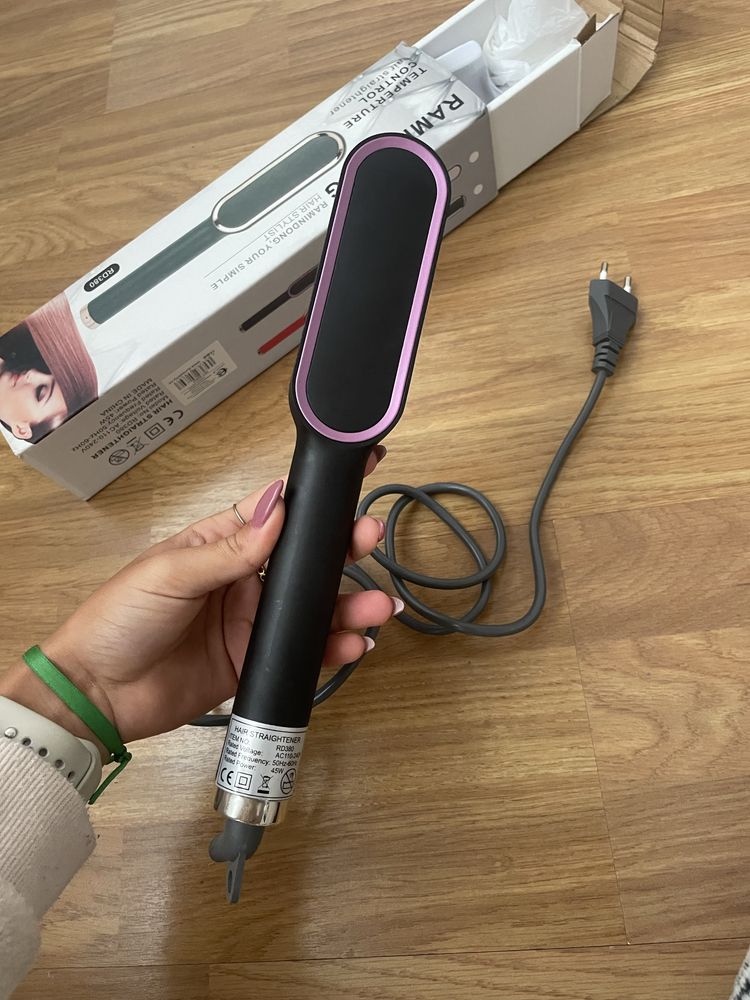 Escova alisadora de cabelo