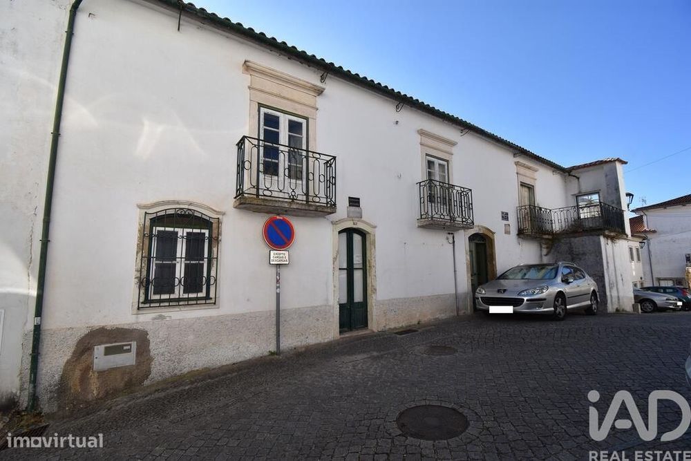 Casa tradicional T5 em São Miguel, Santa Eufémia e Rabaçal de 460,00 m