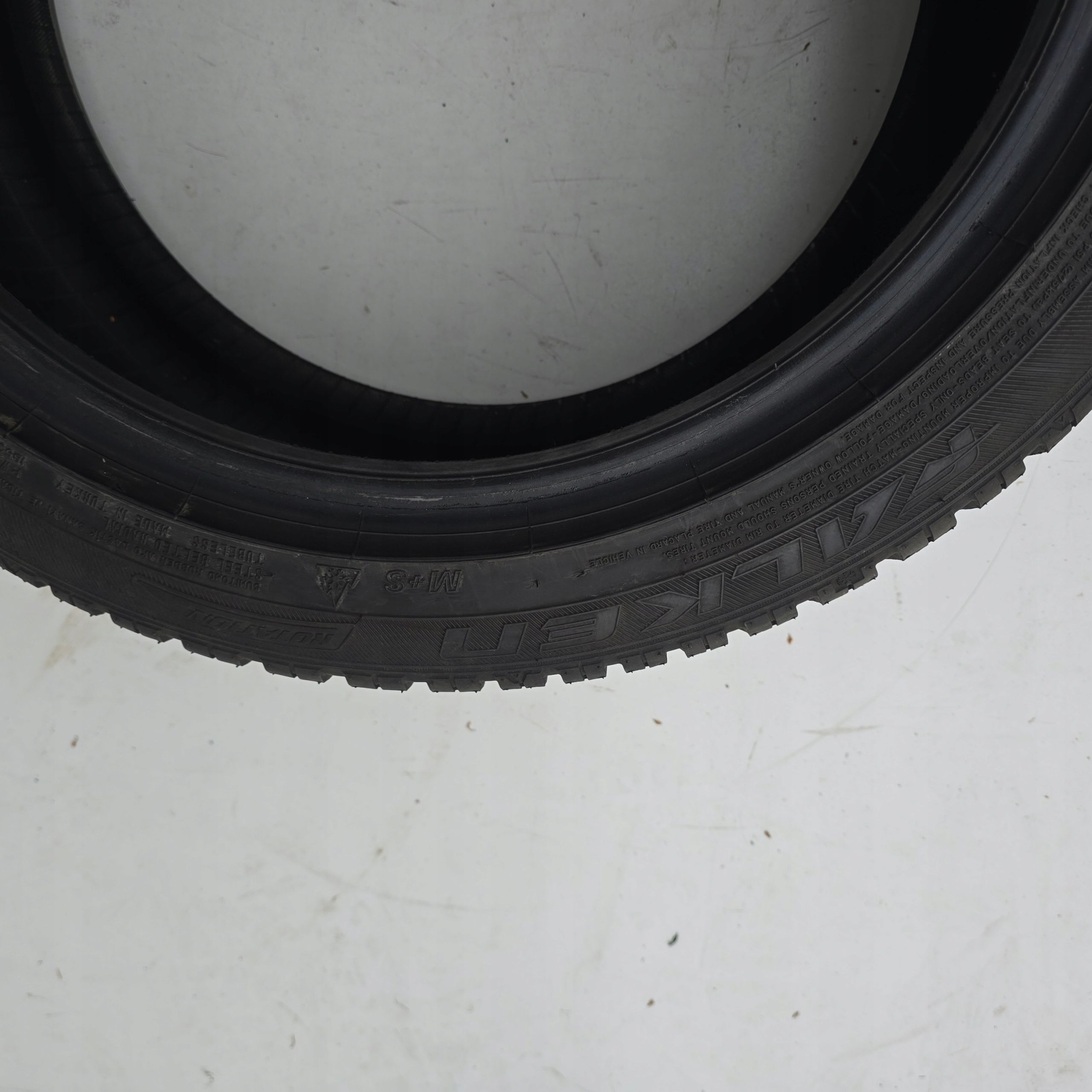 Falken Eurowinter HS01 225/45R17 94H 19R 7.5mm 4X