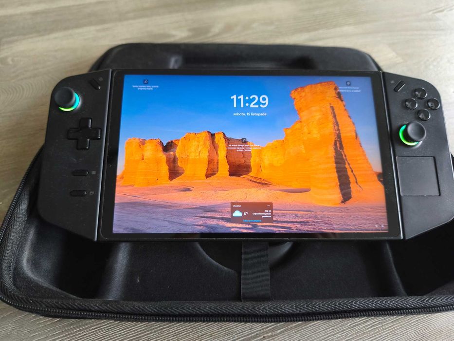 Konsola Lenovo Legion Go z pudełkiem + karta pamięci 0.5 TB