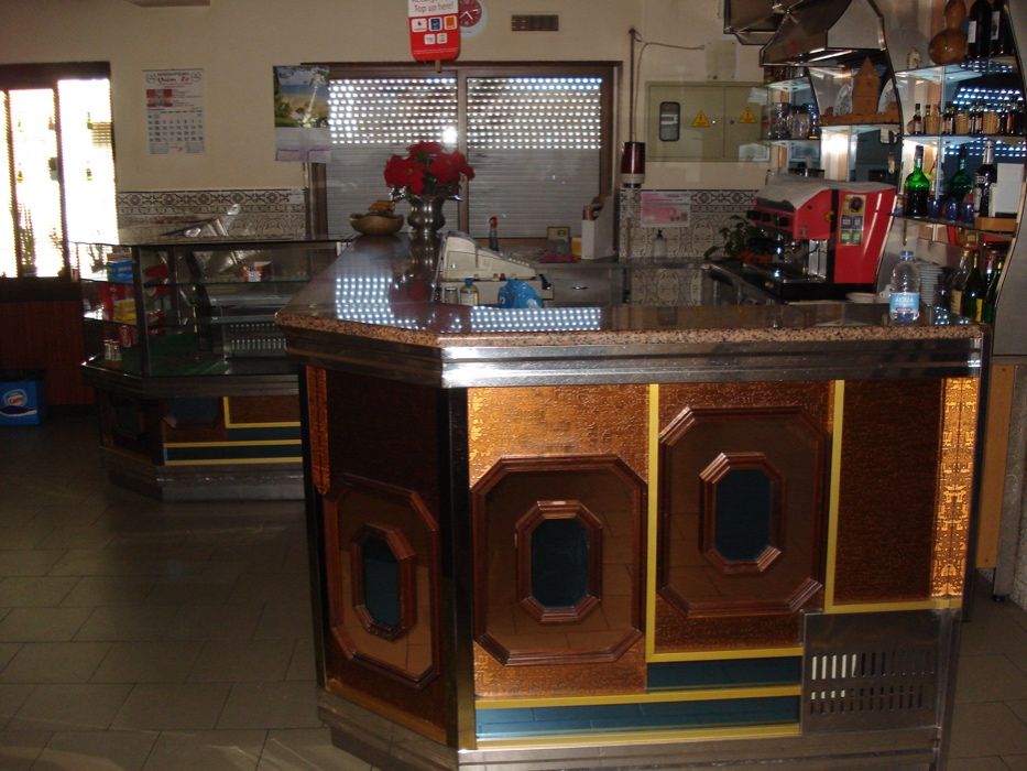 Balcão de estabelecimento comercial (café)