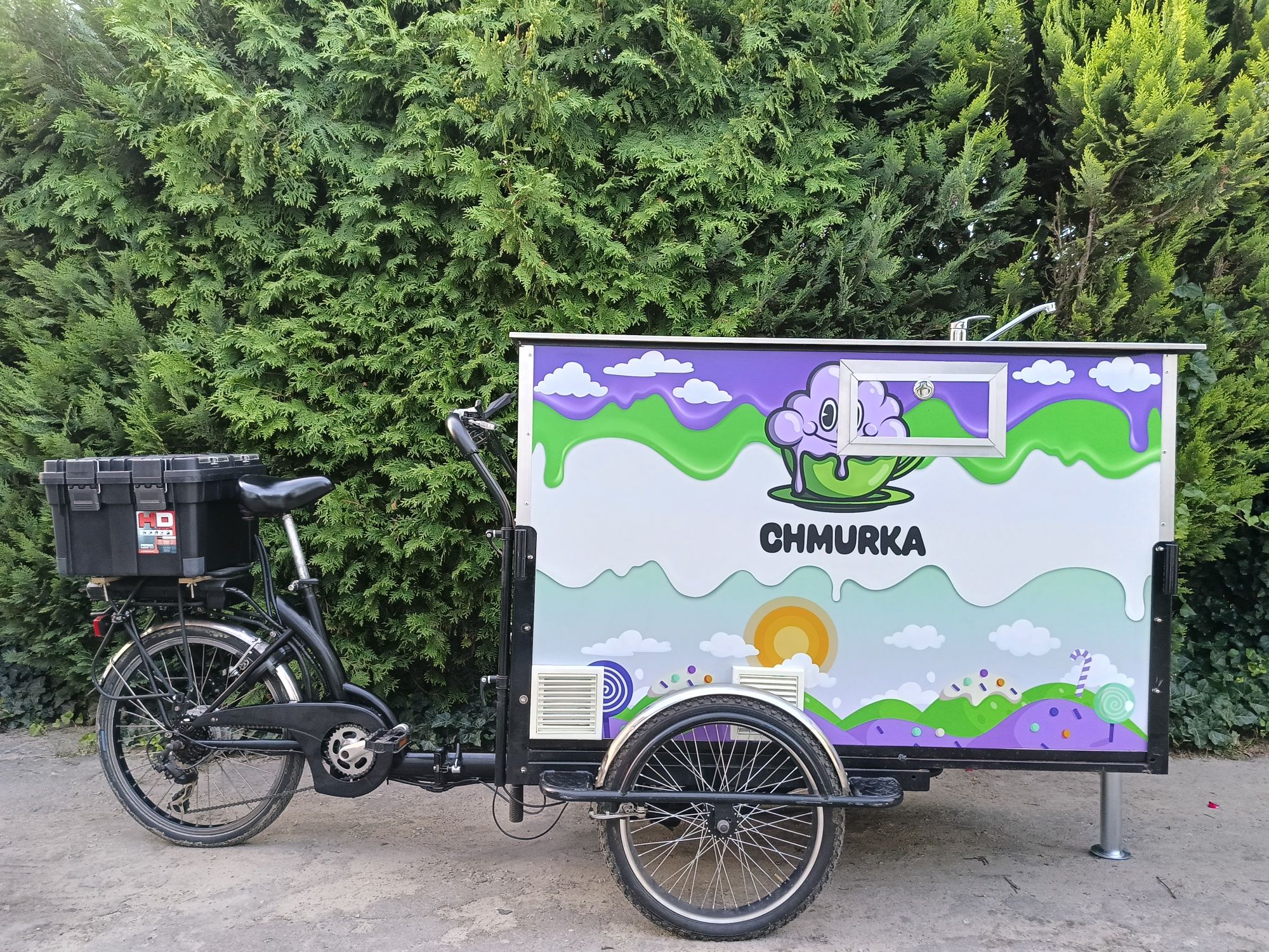 Przyczepa i rower gastronomiczny przystosowany do sprzedaży lodów