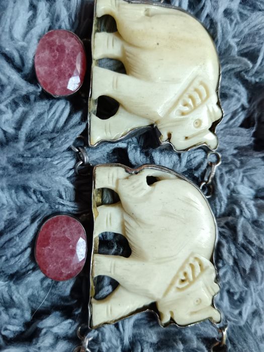 Pulseira rubi e osso