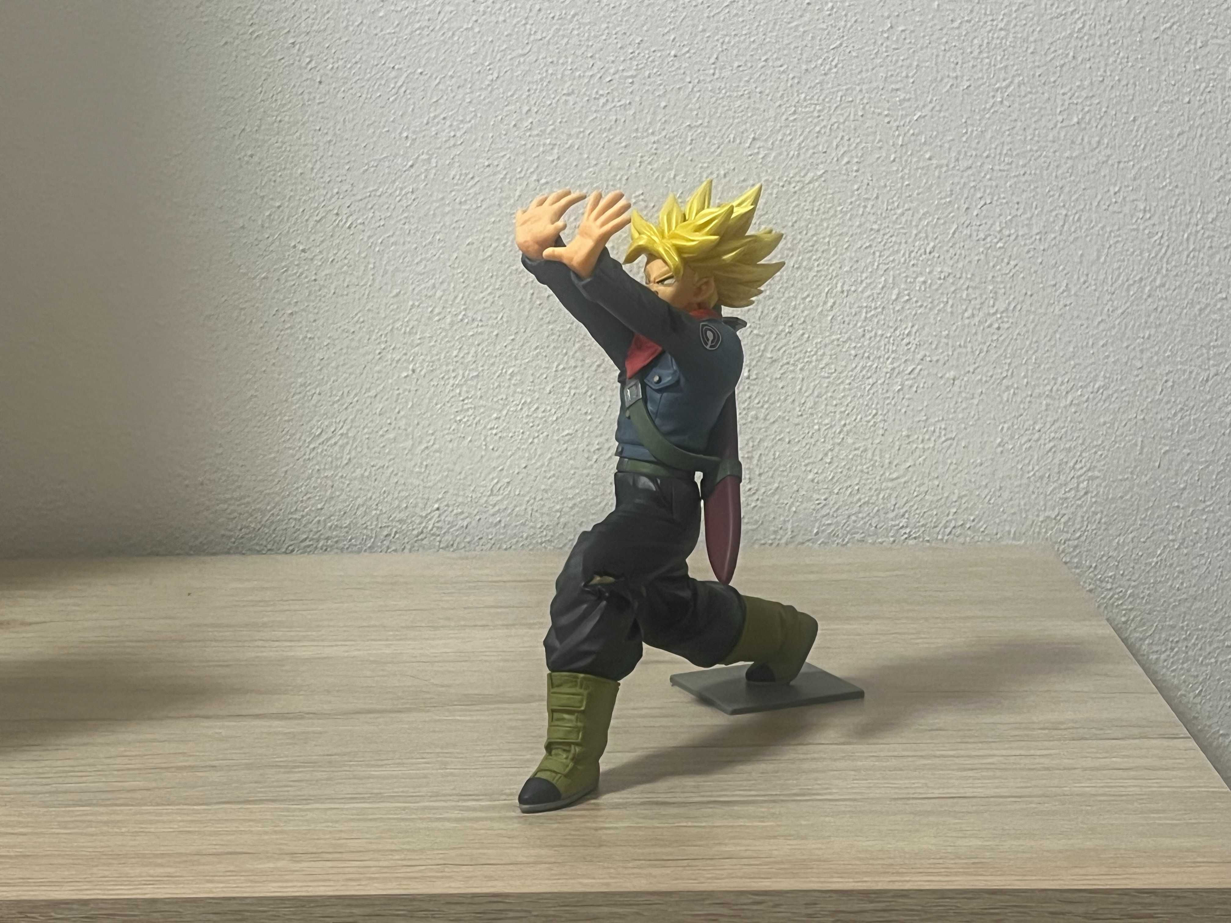 Figura Banpresto DBS Super Saiyan Future Trunks Galick Gun