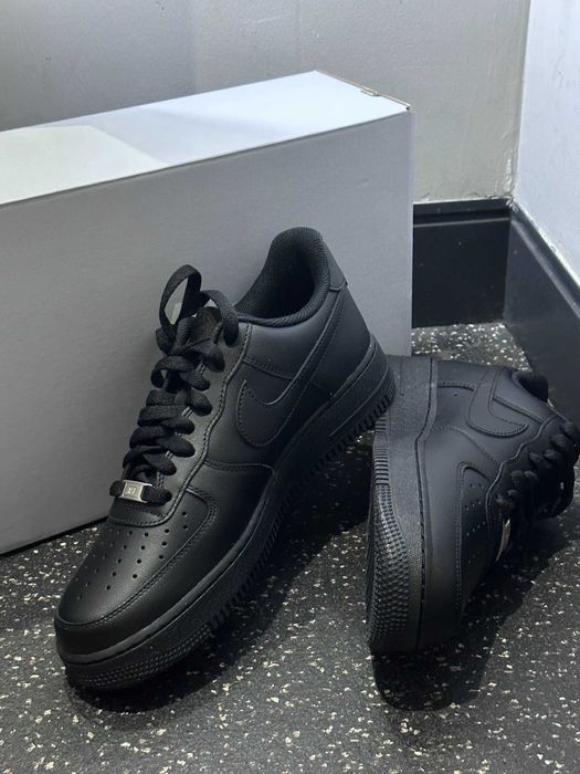 Buty meskie Trampk Nike Air Force 1 Low '07 Czarny R.37.5