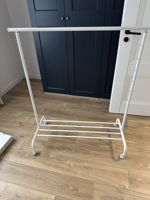 Wieszak na ubrania Rigga Ikea