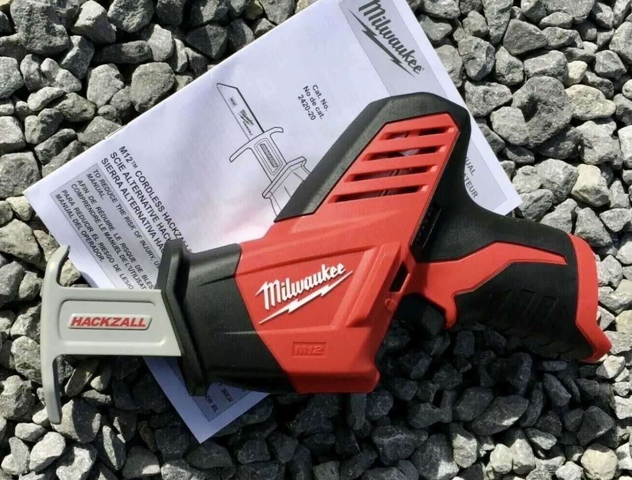 Нова акумуляторна шабельна пилка Milwaukee M12 2420-20 тушка