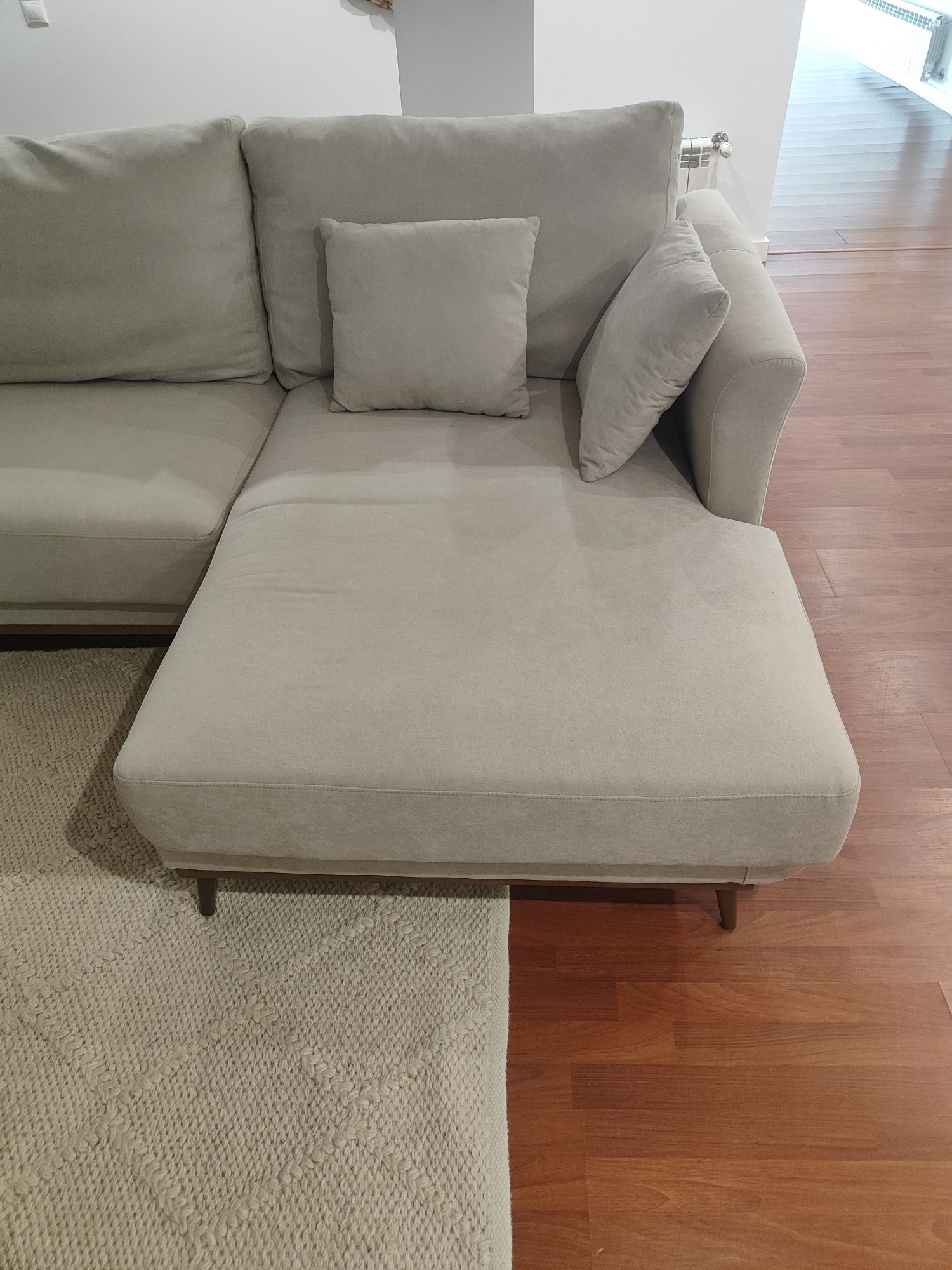 Sofá com Chaise JOM PORTIMÃO