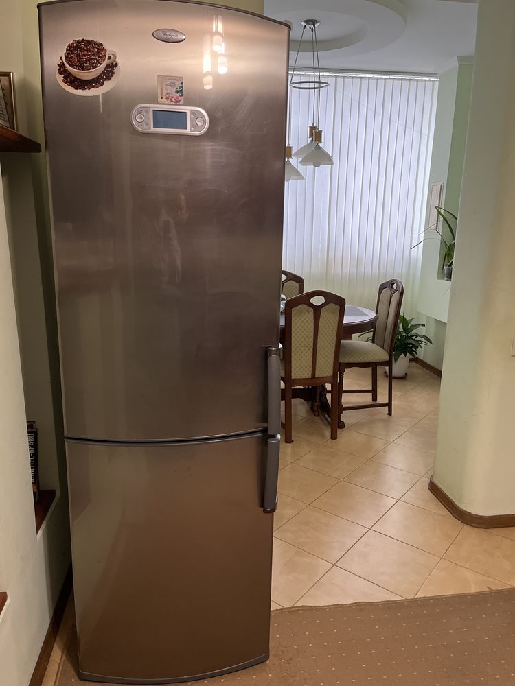 Холодильник Whirlpool