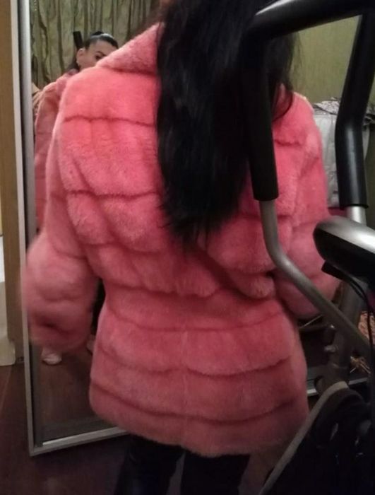 Шуба норкова Pierre Balmain рожевого кольору