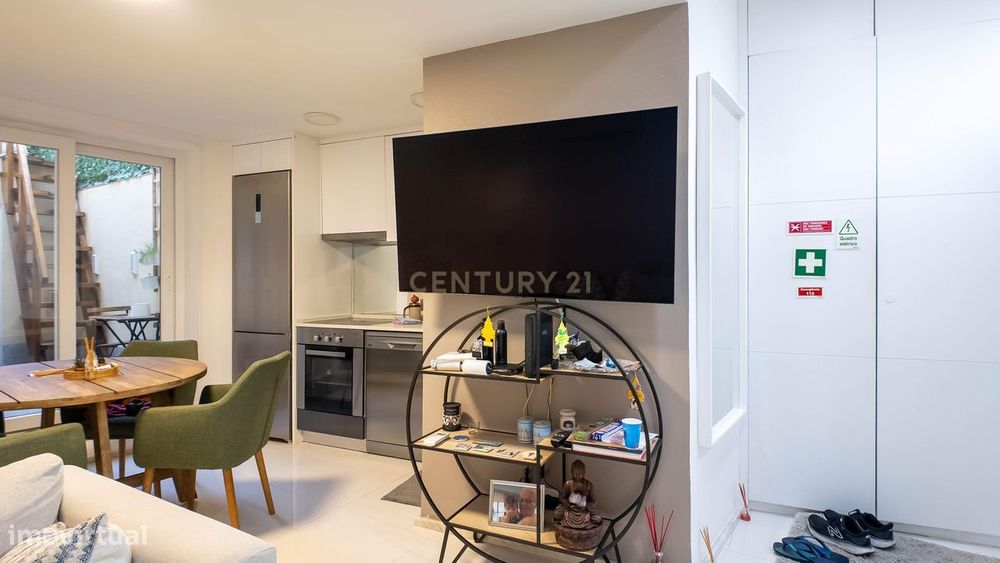 Arrenda-se Moradia T2  com terraço e jacuzzi– Rua Conde Vilas Boas, 18