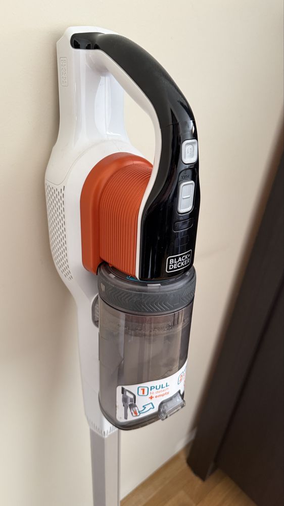 Аккумуляторный пылесос BLACK+DECKER BHFEV182C