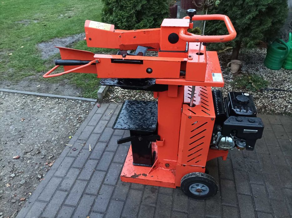 Wynajem łuparki do drewna 12T 11T  8T  6T  5,5T  4 T