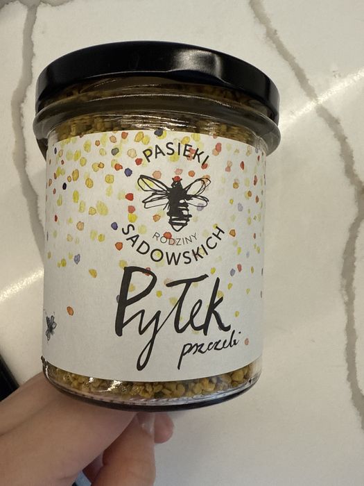 Pylek pszczeli rodziny sadowskich