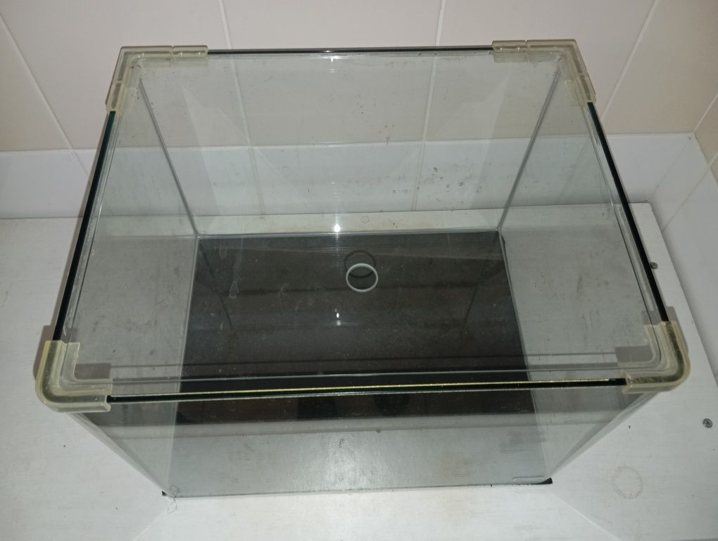 Vendo aquário tamanho médio