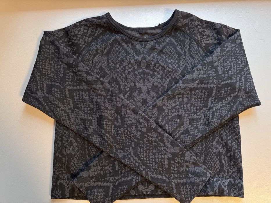 Кофта размер С (кроп топ)