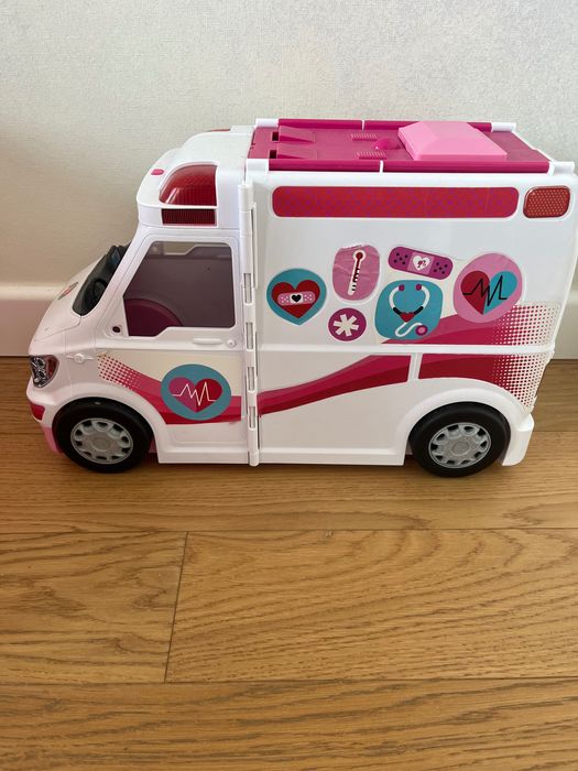 Karetka ambulans Barbie