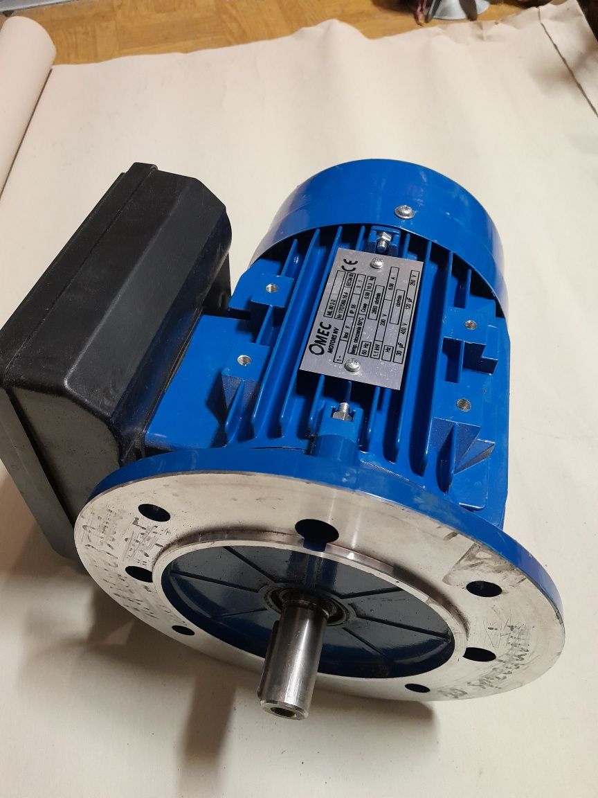 Silnik 230V 1.1 kw 2850 obr.