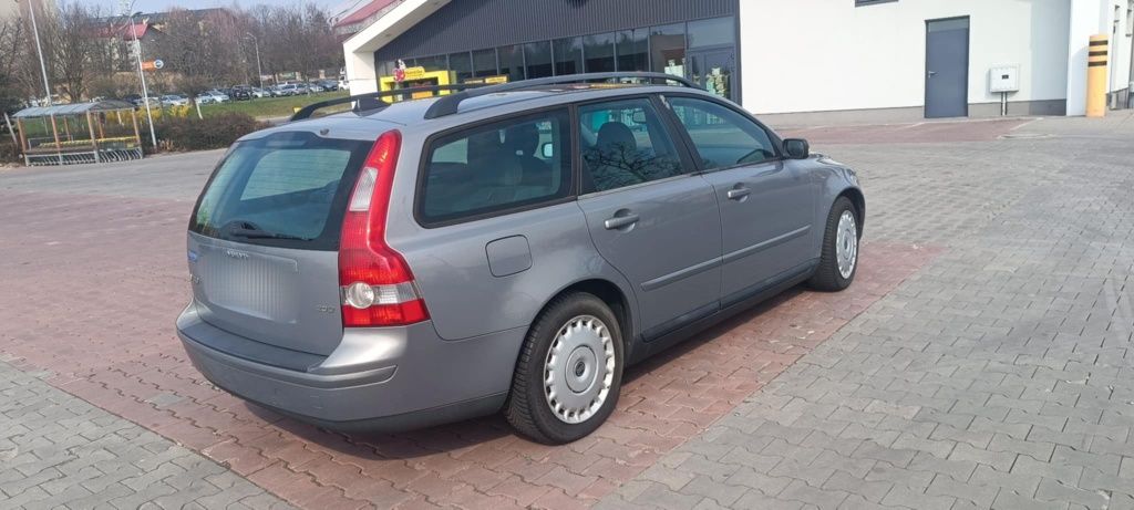 VOLVO V50 2.0 D 136 KM