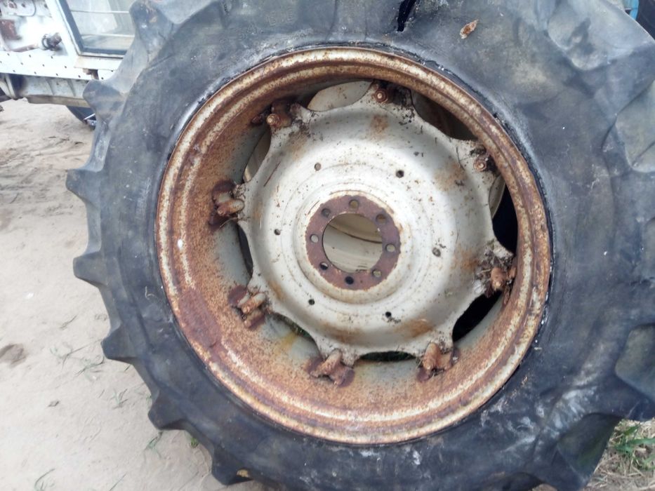 Deutz DX 85 Felga koło 16,9R34 Massey Ferguson John Deere 18,4r34