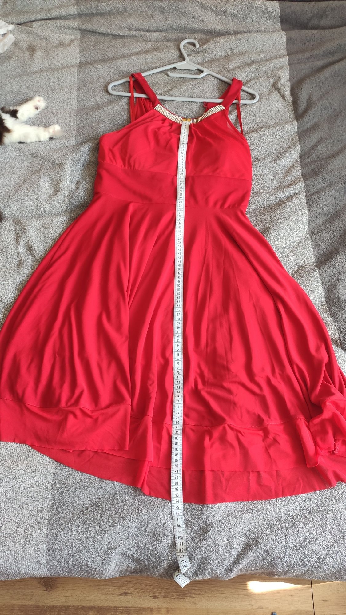Плаття червоне, сукня