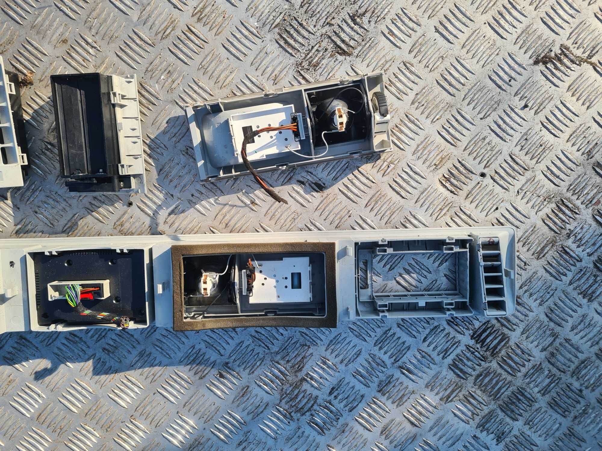 VW T6 Caravelle kratka listwa podsufitki panel klimatyzacji California