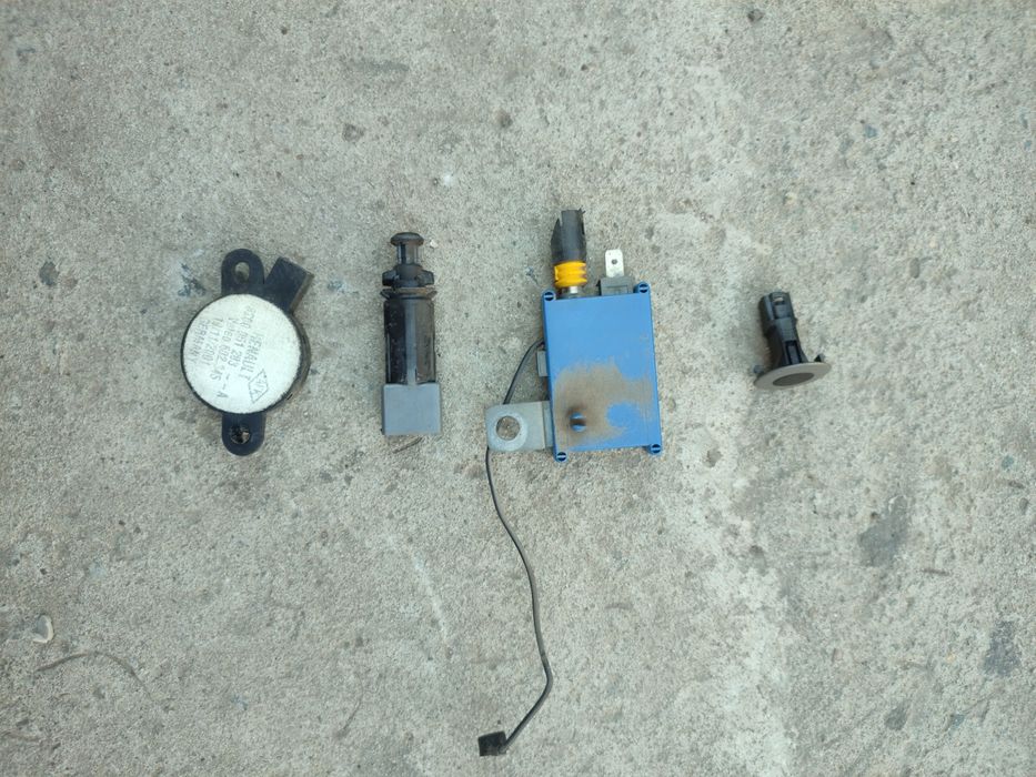 Продам усилитель антенны пищалка концевик на renault laguna 2