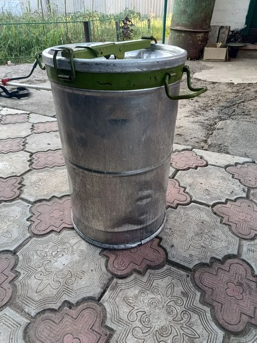 Алюмінієві бідони б/у кількість 12 шт.