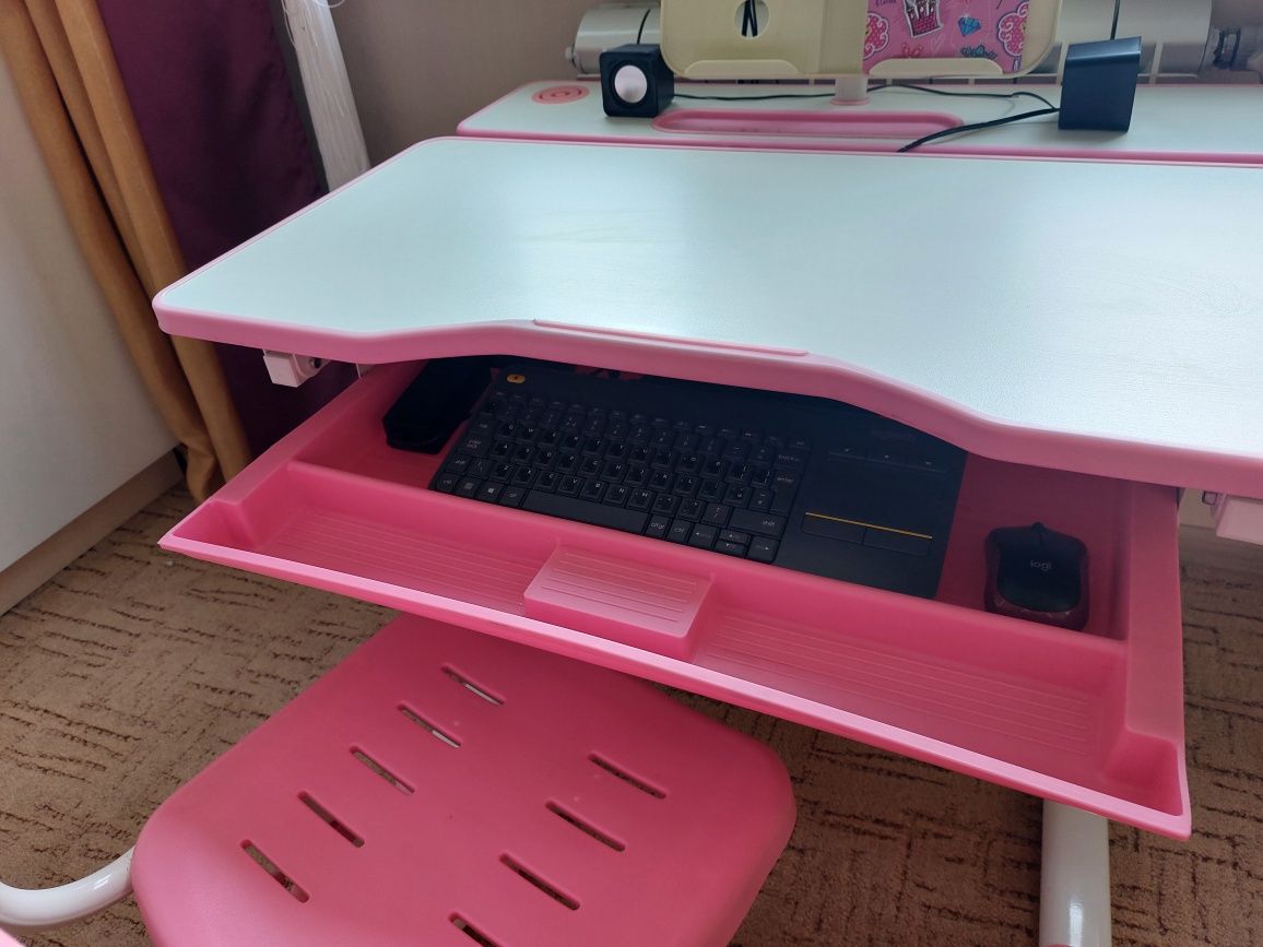 Продам комплект мебели школьный 2 элемента Cubby Botero Pink