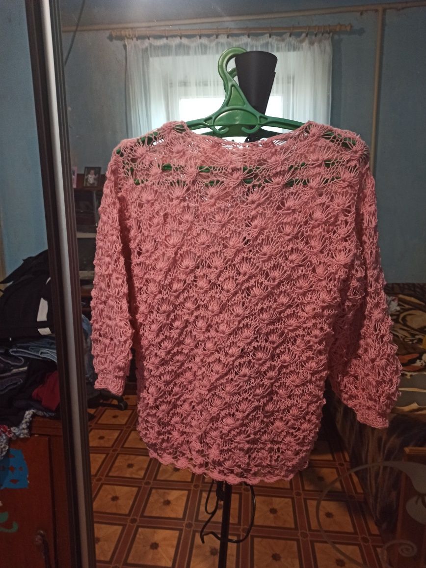 Вязаный свитер- ручной работы