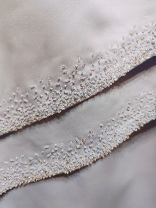 Błękitna suknia balowa weselna