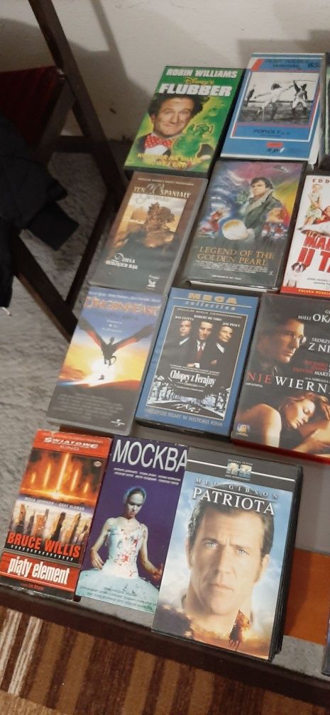 Kasety wideo VHS filmy