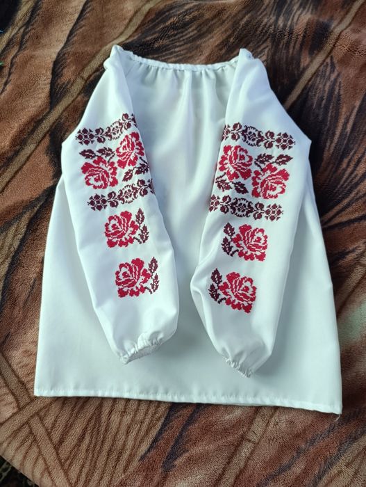 Вишита сорочка на дівчинку